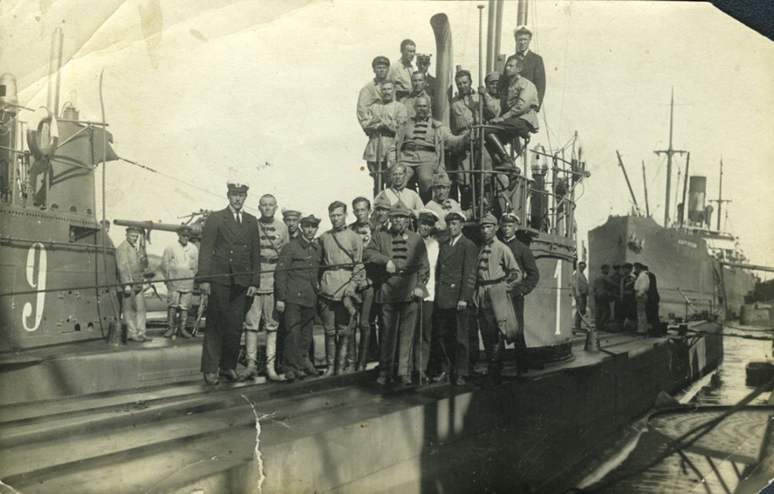 Подводники кронштадта. Подводная лодка Дельфин 1904. Подводная лодка российского Императорского флота "акула"..