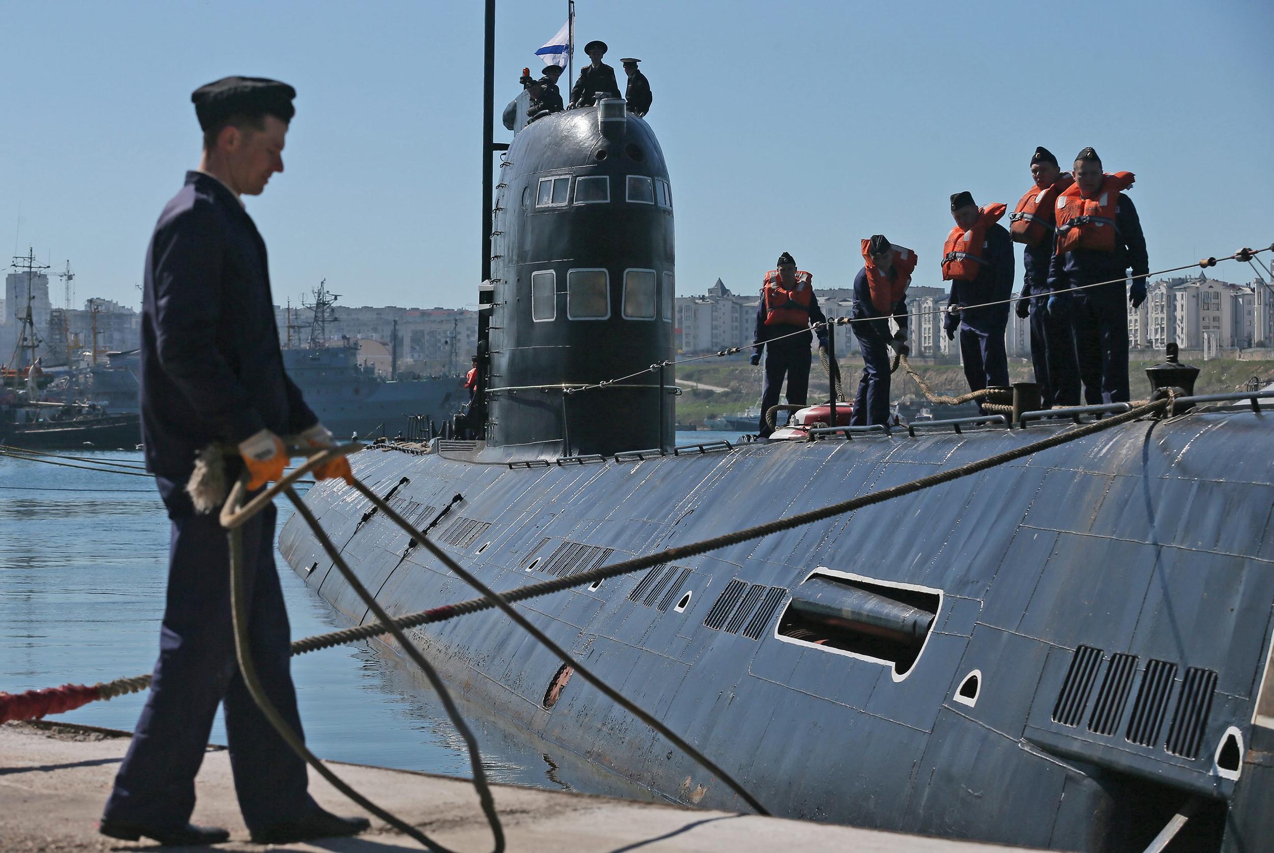 Военный моряк подводник. Подводные лодки подводной лодки ВМФ. Субмарина "Запорожье" проекта 641. Моряки подводники. Моряки на подводной лодке.