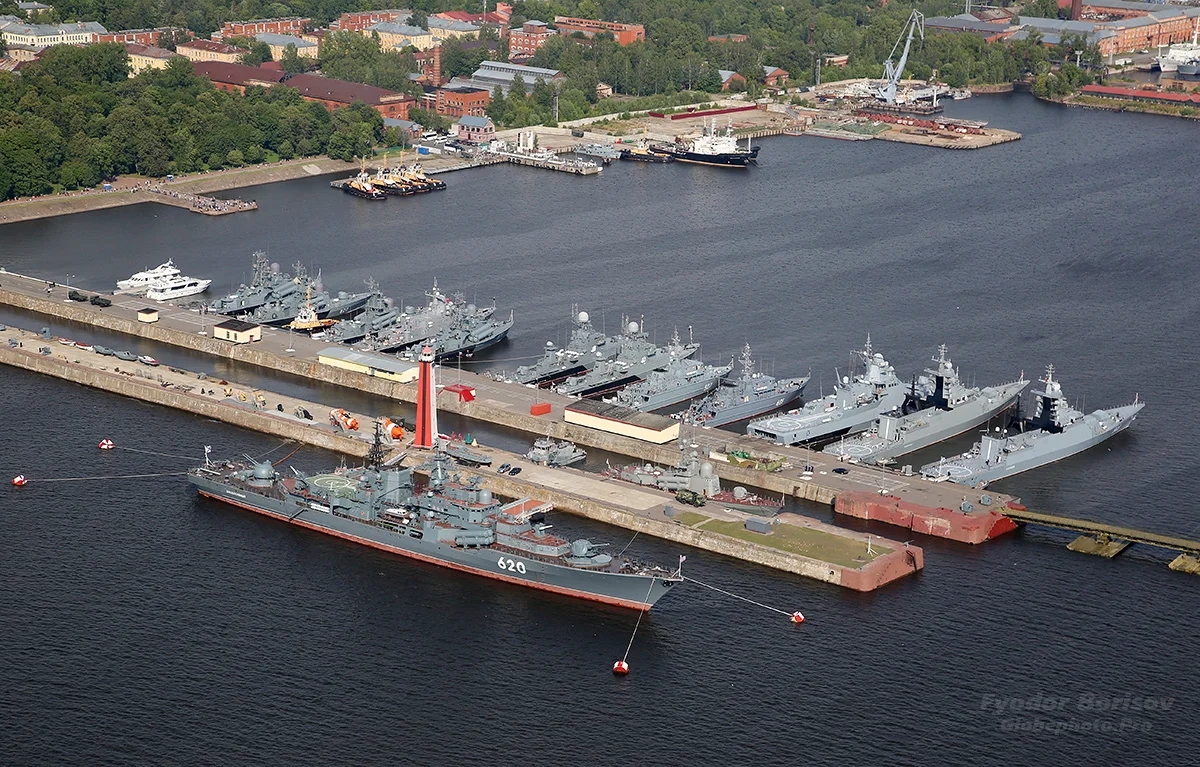 Кронштадт санкт петербург вмф. Кронштадт порт. Кронштадт база ВМФ.