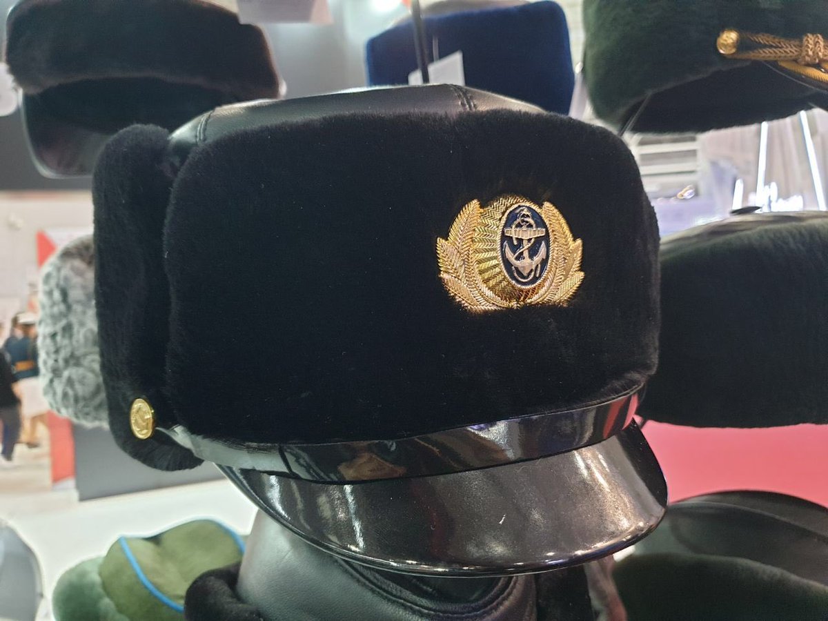 Новые шапки для полковников из бобра